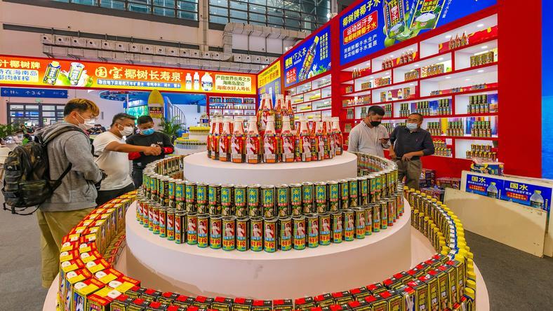 椰树的直播间,到底得罪了谁?